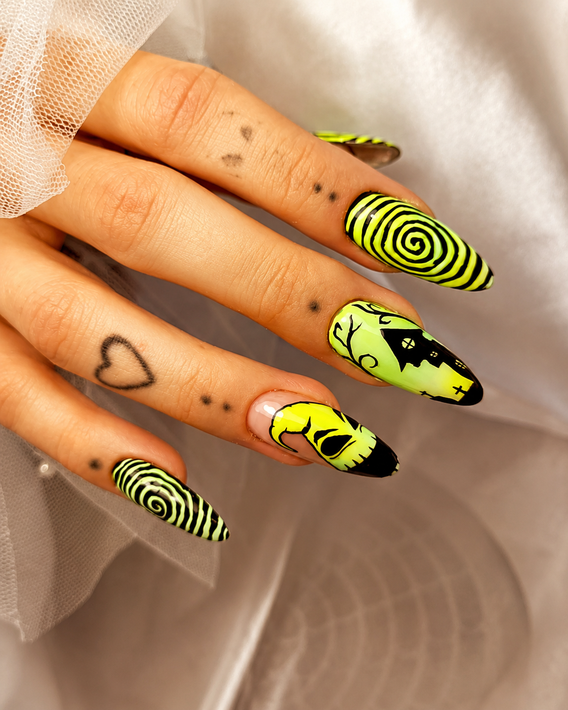 Diseño de uñas artístico